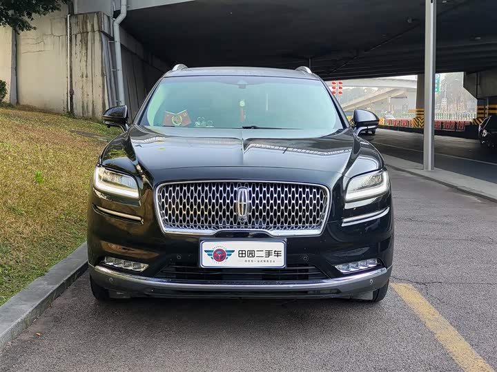 Фото 2 - Lincoln Nautilus