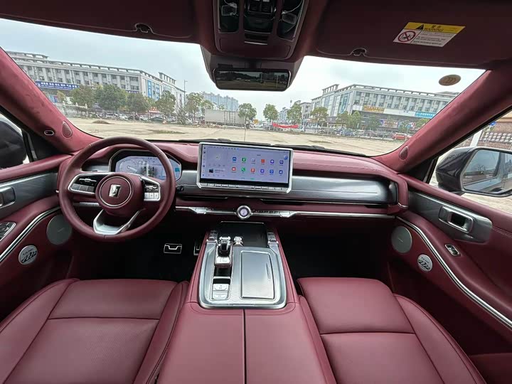 Фото 7 - Tank 700 Hybrid