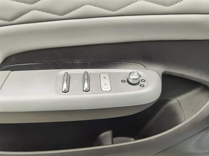 Фото 9 - Dongfeng Yipai 01