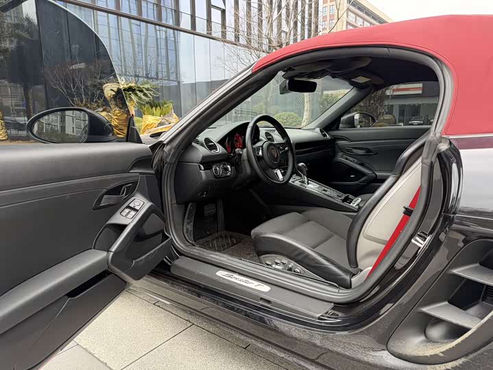 Фото 6 - Porsche 718