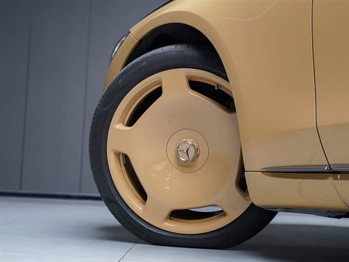 Photo 5 - Mercedes-Benz Maybach S-Class