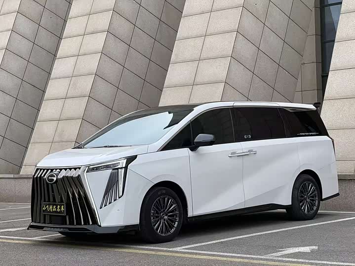 Фото 1 - GAC Trumpchi M8