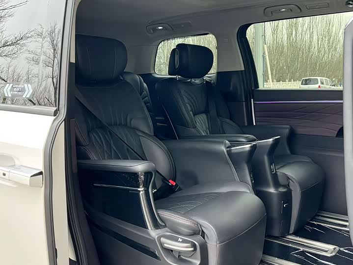 Фото 7 - GAC Trumpchi M8