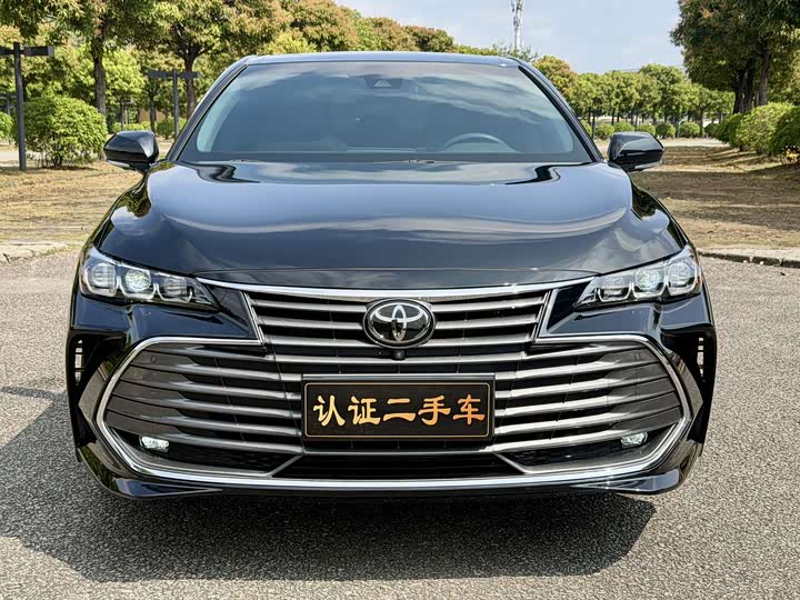Фото 2 - Toyota Avalon
