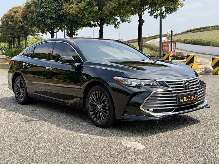 Фото 3 - Toyota Avalon