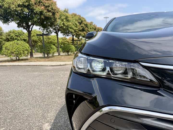 Фото 5 - Toyota Avalon