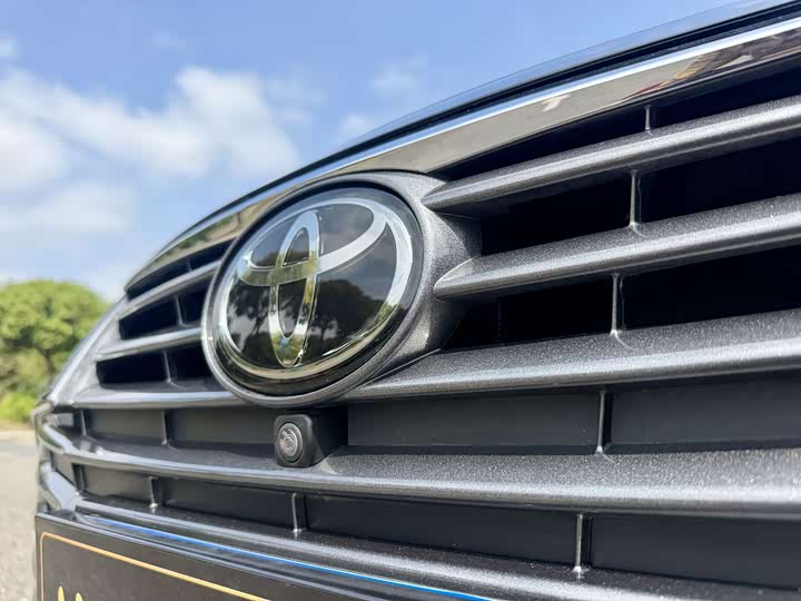 Фото 7 - Toyota Avalon