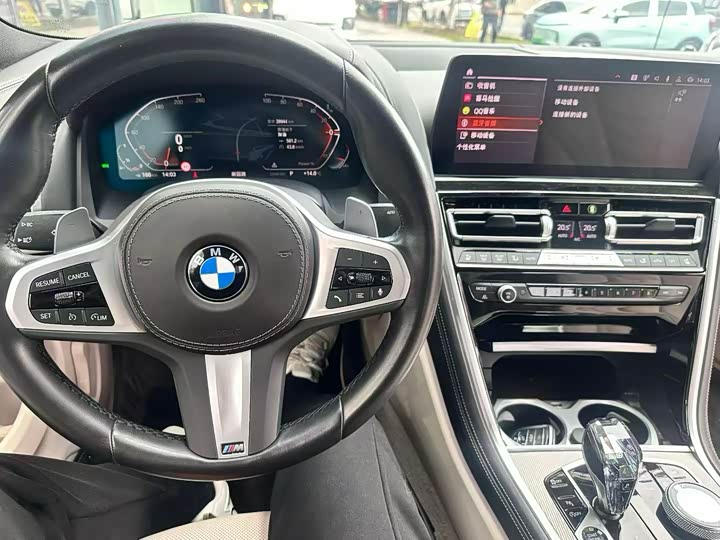 Фото 3 - BMW 8 Series