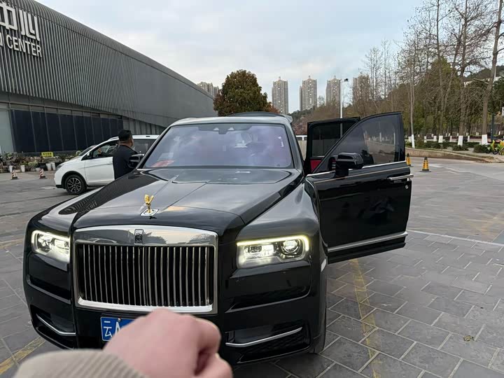 Фото 1 - Rolls-Royce Cullinan