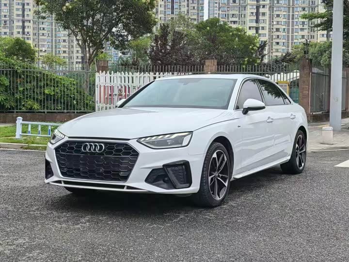 Фото 1 - Audi A4L