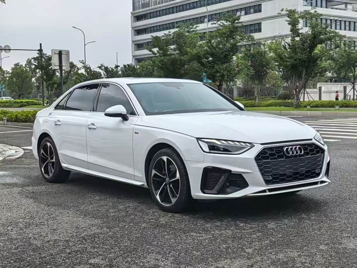 Фото 3 - Audi A4L