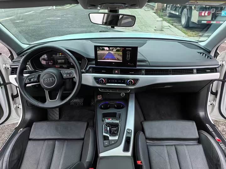 Фото 6 - Audi A4L