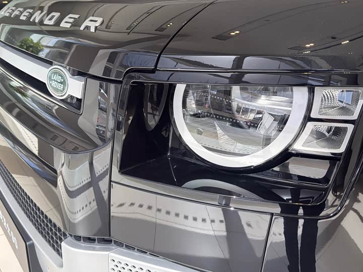 Фото 7 - Land Rover Defender