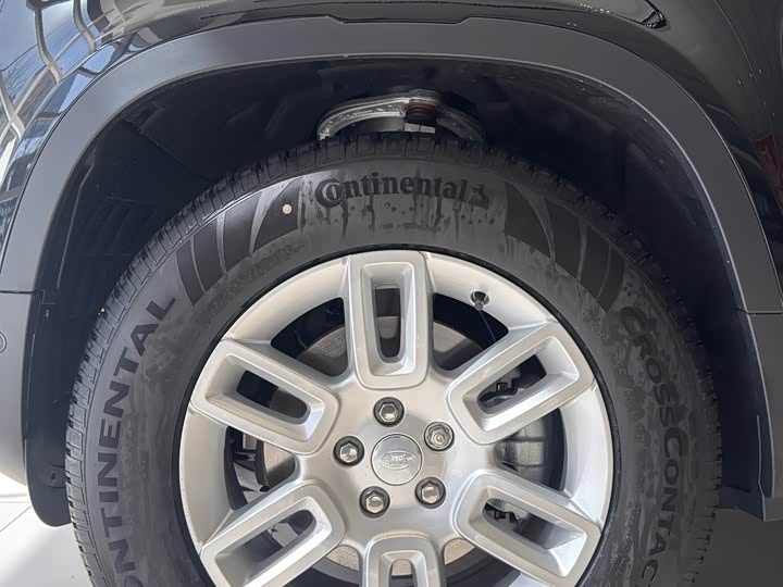 Фото 8 - Land Rover Defender