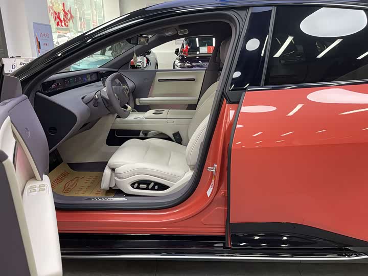 Фото 3 - Avatr 06