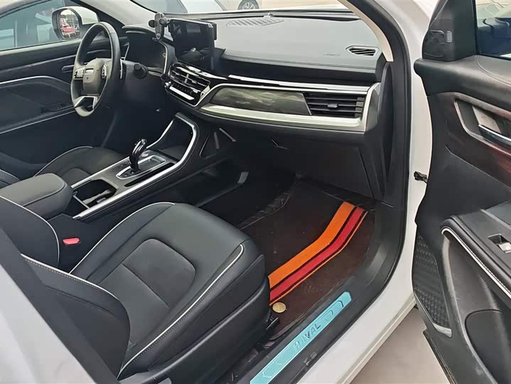 Фото 8 - Haval H6