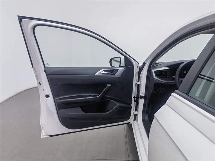 Фото 8 - Volkswagen Polo