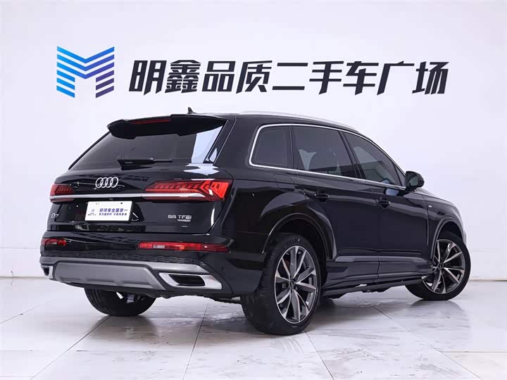 Фото 7 - Audi Q7