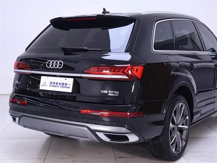 Фото 8 - Audi Q7