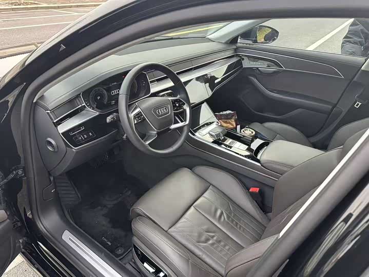 Фото 6 - Audi A8