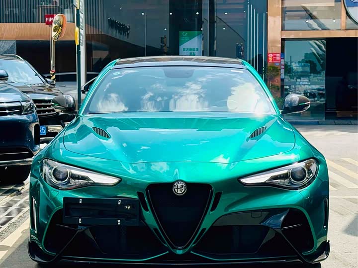 Фото 2 - Alfa Romeo Giulia