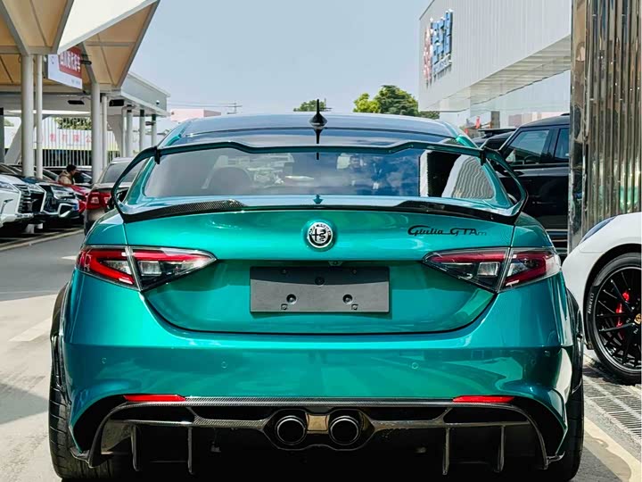 Фото 3 - Alfa Romeo Giulia