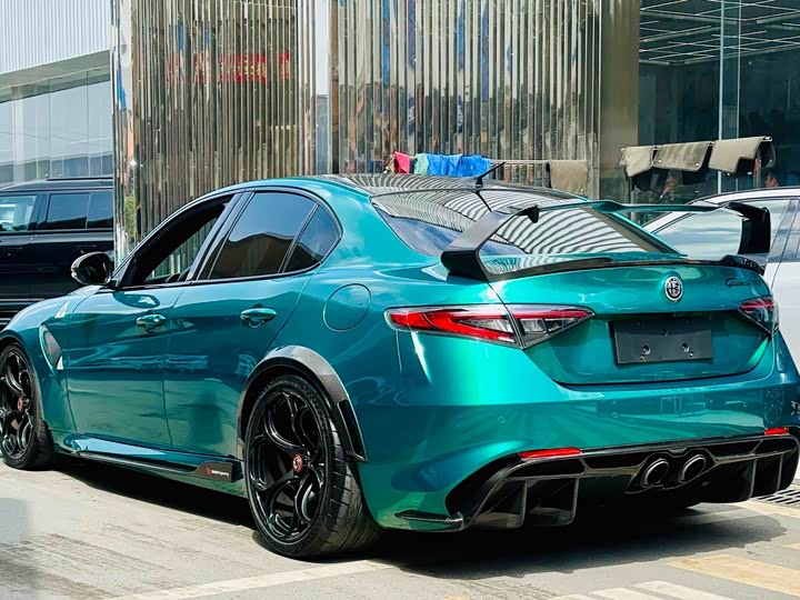 Фото 4 - Alfa Romeo Giulia