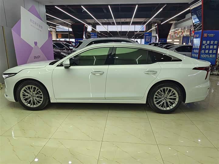 Фото 7 - Bestune B70