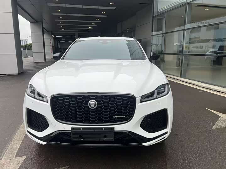 Photo 2 - Jaguar F-Pace