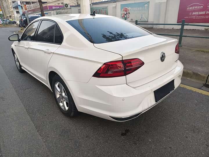 Photo 5 - Volkswagen Lamando L