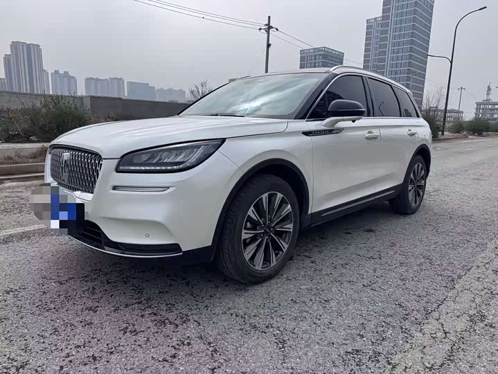 Фото 1 - Lincoln Corsair