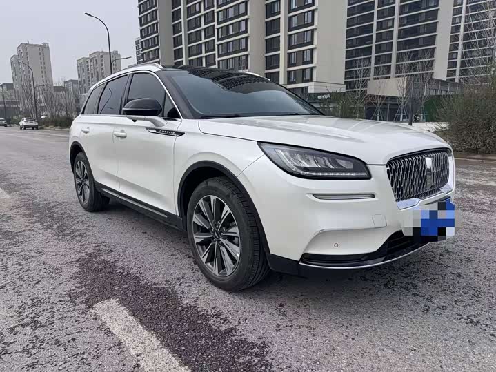 Фото 3 - Lincoln Corsair