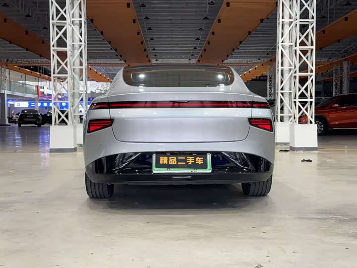 Фото 3 - XPeng P7