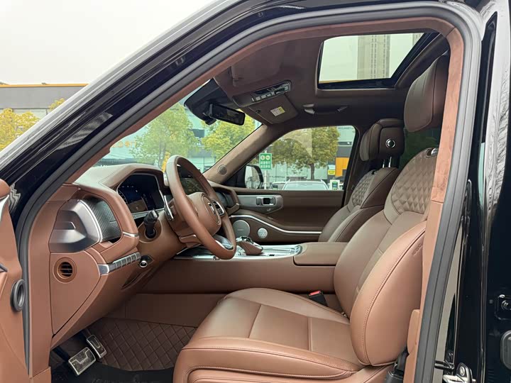 Фото 9 - Tank 700 Hybrid