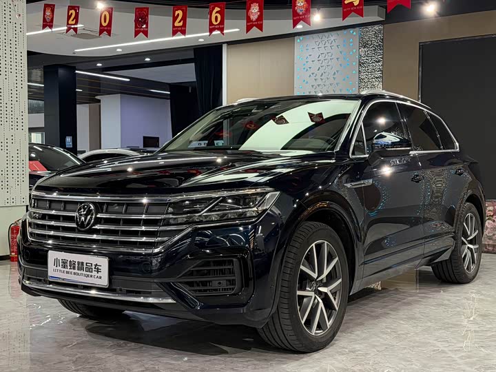 Фото 1 - Volkswagen Touareg