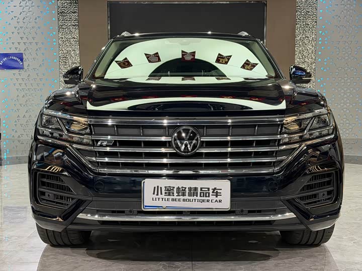 Фото 2 - Volkswagen Touareg