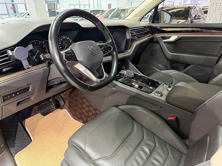 Фото 5 - Volkswagen Touareg