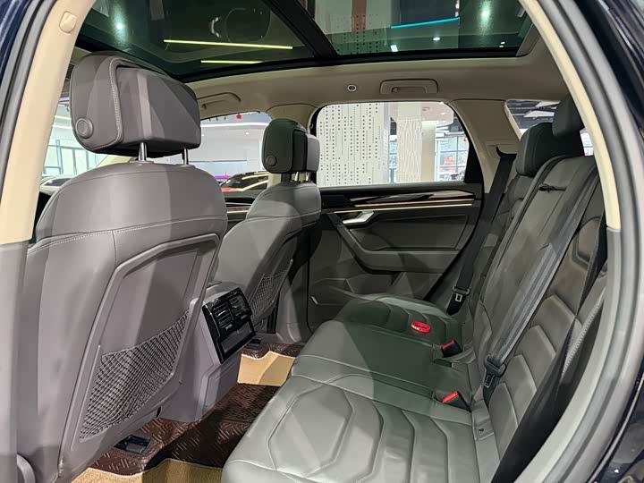 Фото 7 - Volkswagen Touareg