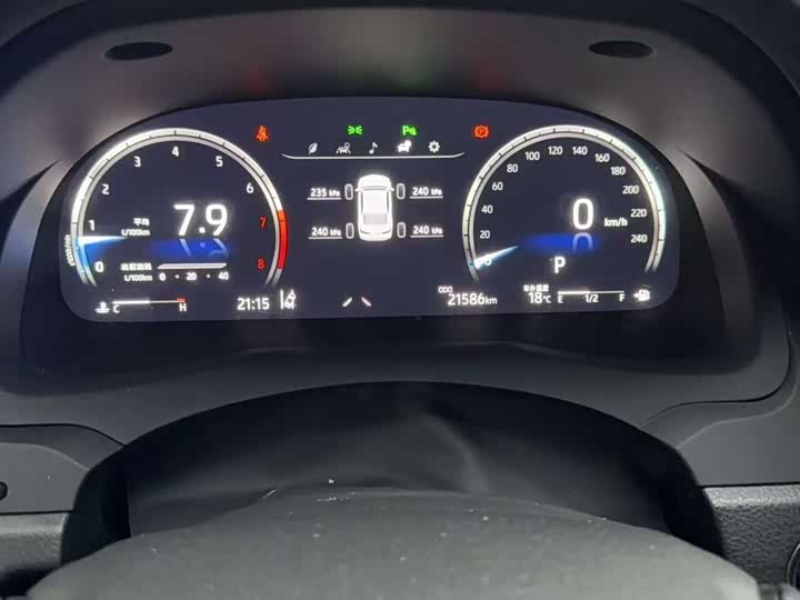 Фото 3 - Toyota Camry