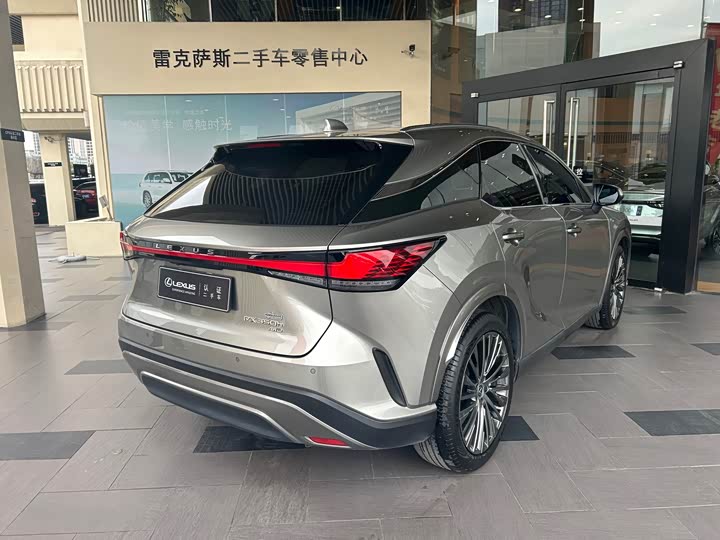 Фото 2 - Lexus RX