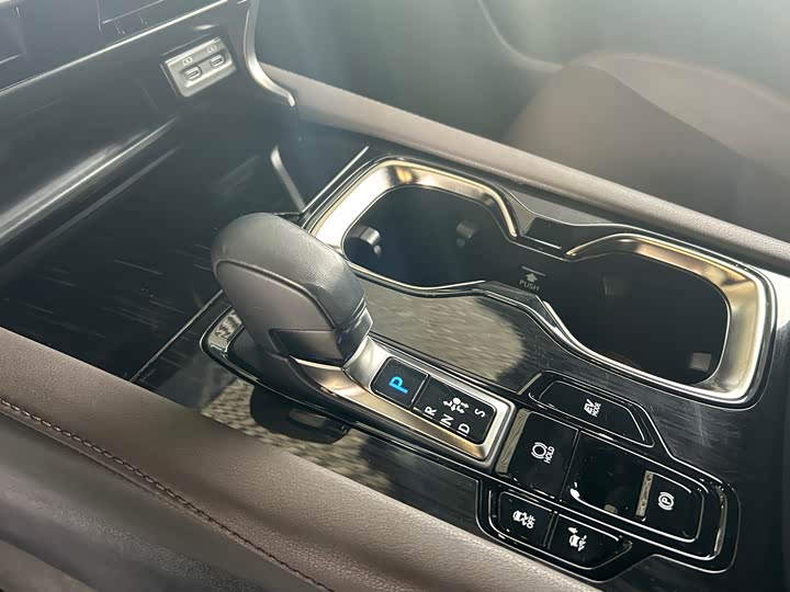 Фото 9 - Lexus RX