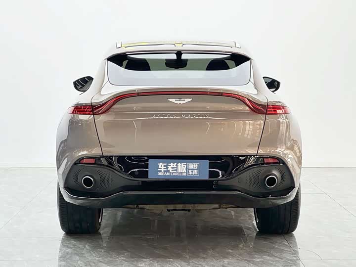 Photo 5 - Aston Martin DBX