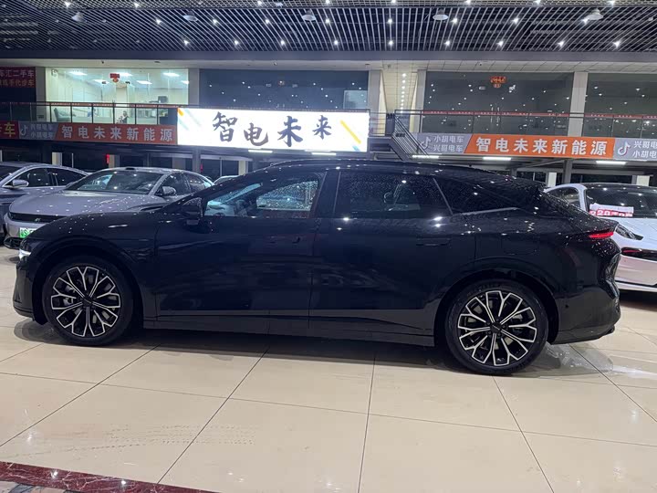 Фото 3 - Zeekr 007 GT