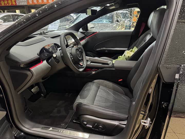 Фото 6 - Zeekr 007 GT
