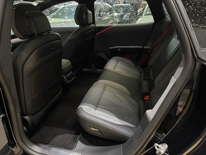 Фото 7 - Zeekr 007 GT