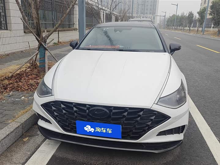 Photo 2 - Hyundai Sonata N Line