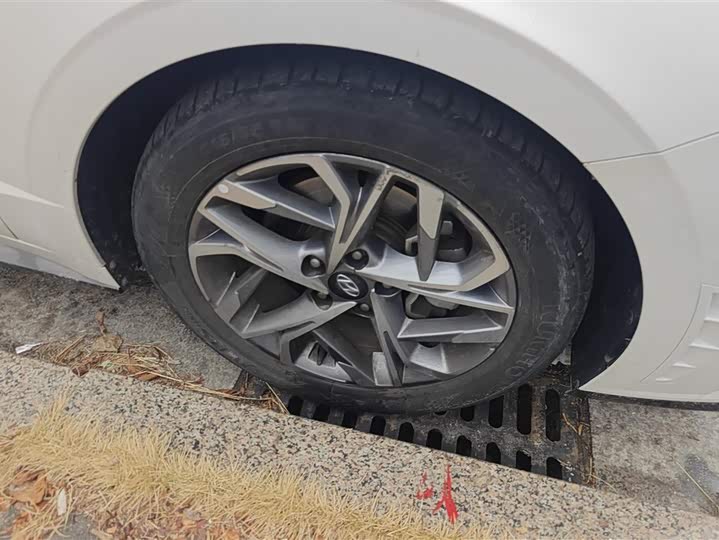 Photo 6 - Hyundai Sonata N Line