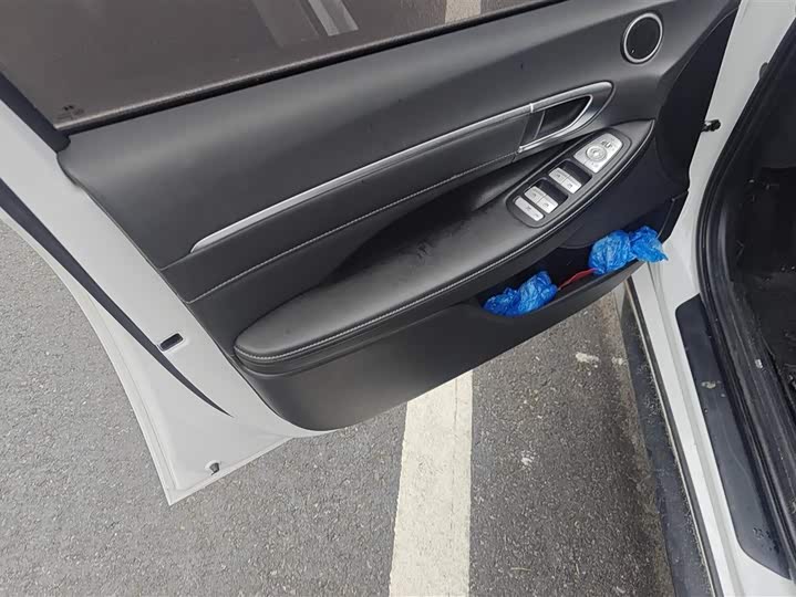 Photo 7 - Hyundai Sonata N Line