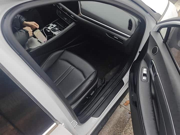 Photo 8 - Hyundai Sonata N Line