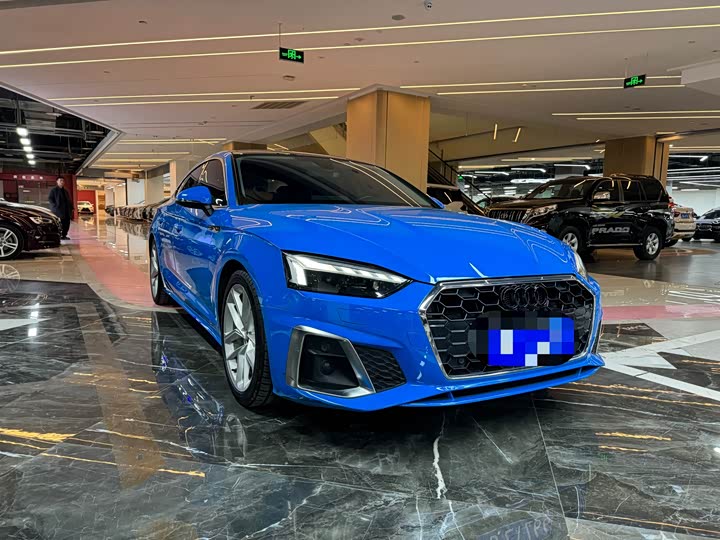 Фото 2 - Audi A5